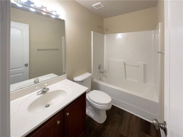 1211 Saxony SE Drive, Conyers, GA 30013