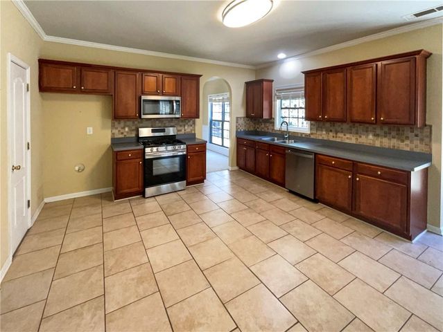 1211 Saxony SE Drive, Conyers, GA 30013