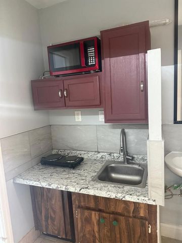 4107 HUDSON WAY, Tampa, FL 33618