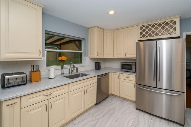 4107 HUDSON WAY, Tampa, FL 33618