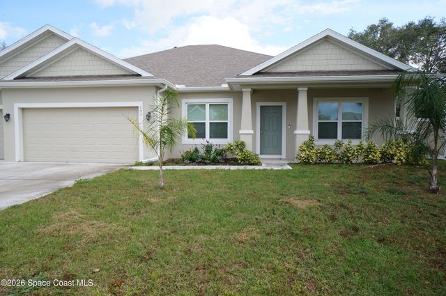 153 Oakcrest Avenue NE, Palm Bay, FL 32907