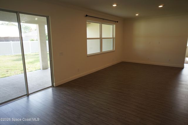 153 Oakcrest Avenue NE, Palm Bay, FL 32907