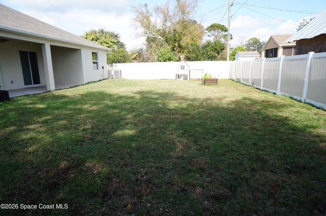 153 Oakcrest Avenue NE, Palm Bay, FL 32907