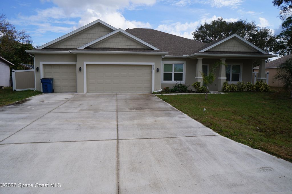 153 Oakcrest Avenue NE, Palm Bay, FL 32907