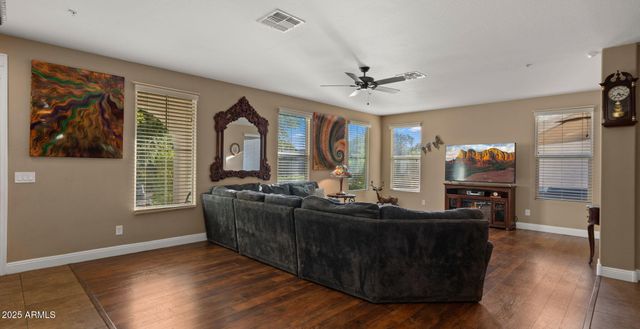 20728 W LEGEND Trail, Buckeye, AZ 85396