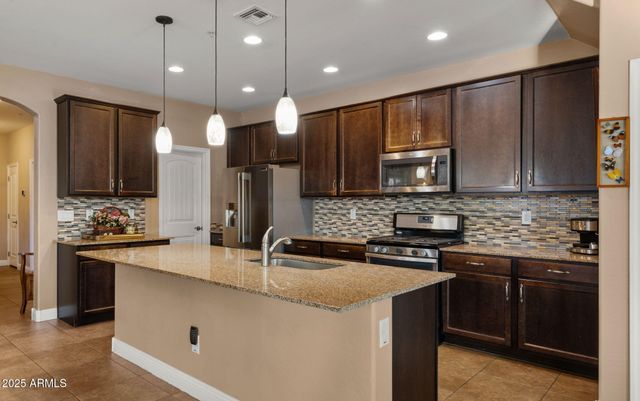 20728 W LEGEND Trail, Buckeye, AZ 85396