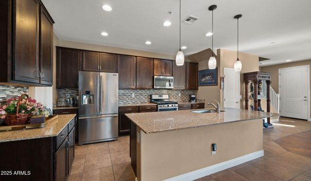 20728 W LEGEND Trail, Buckeye, AZ 85396