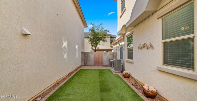 20728 W LEGEND Trail, Buckeye, AZ 85396