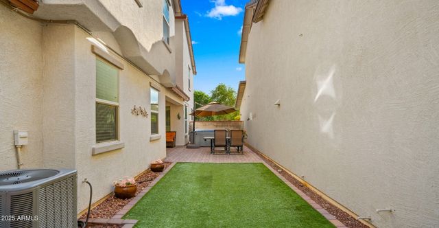 20728 W LEGEND Trail, Buckeye, AZ 85396