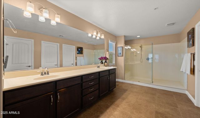 20728 W LEGEND Trail, Buckeye, AZ 85396