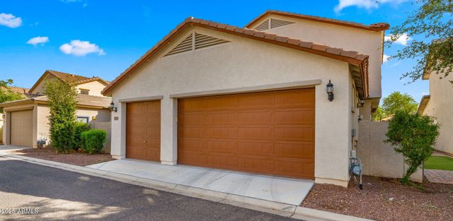 20728 W LEGEND Trail, Buckeye, AZ 85396