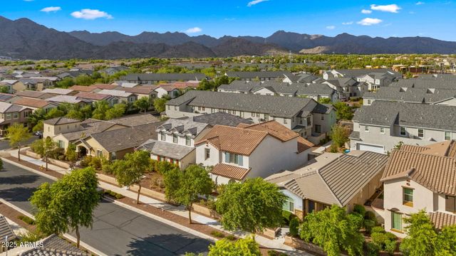 20728 W LEGEND Trail, Buckeye, AZ 85396