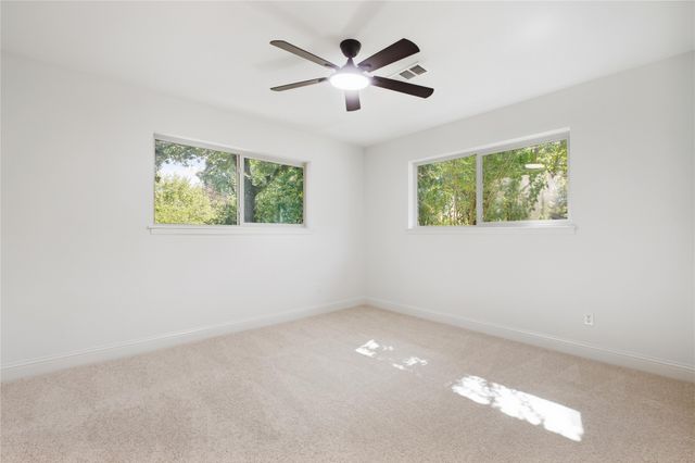 516 Caduceus Lane, Hurst, TX 76053