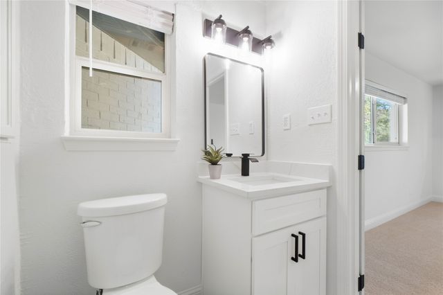 516 Caduceus Lane, Hurst, TX 76053