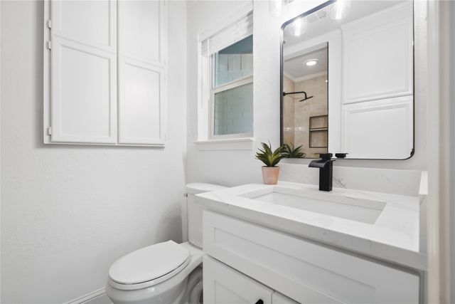 516 Caduceus Lane, Hurst, TX 76053