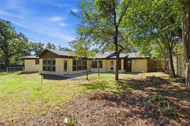 516 Caduceus Lane, Hurst, TX 76053