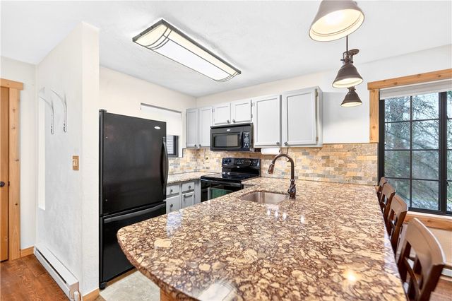 1245 Tanyard Ln, Hidden Valley, PA 15502