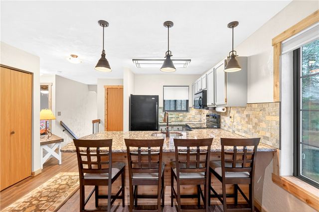 1245 Tanyard Ln, Hidden Valley, PA 15502