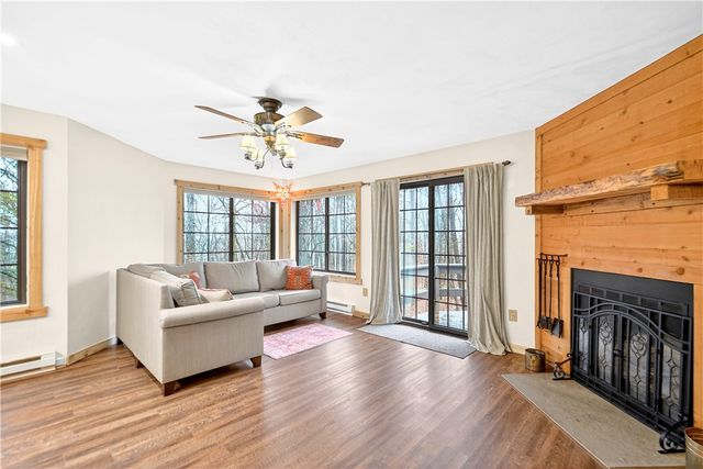 1245 Tanyard Ln, Hidden Valley, PA 15502