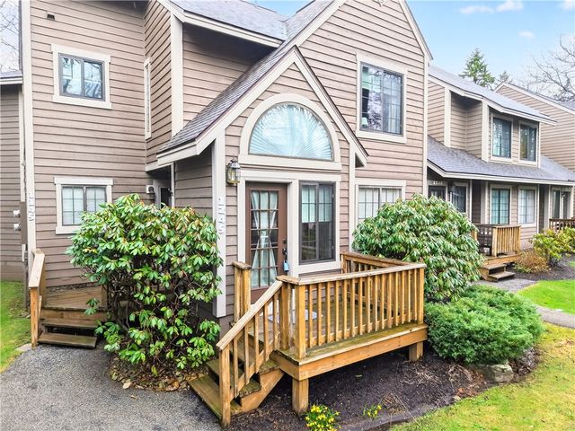 1245 Tanyard Ln, Hidden Valley, PA 15502