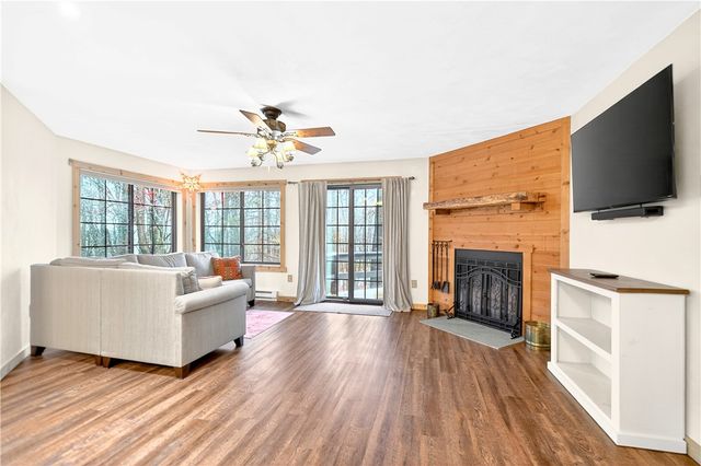 1245 Tanyard Ln, Hidden Valley, PA 15502