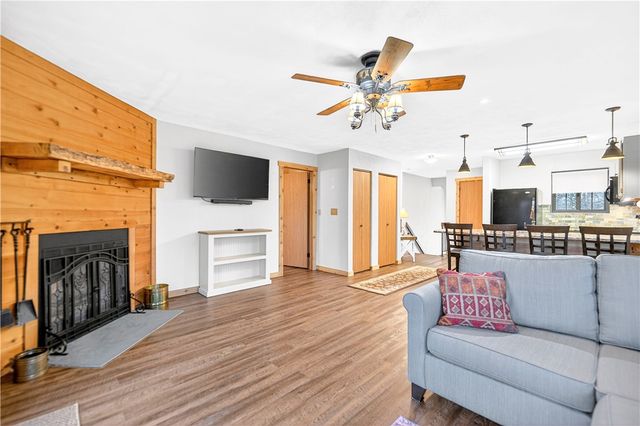 1245 Tanyard Ln, Hidden Valley, PA 15502