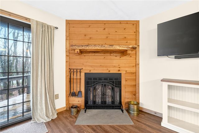 1245 Tanyard Ln, Hidden Valley, PA 15502