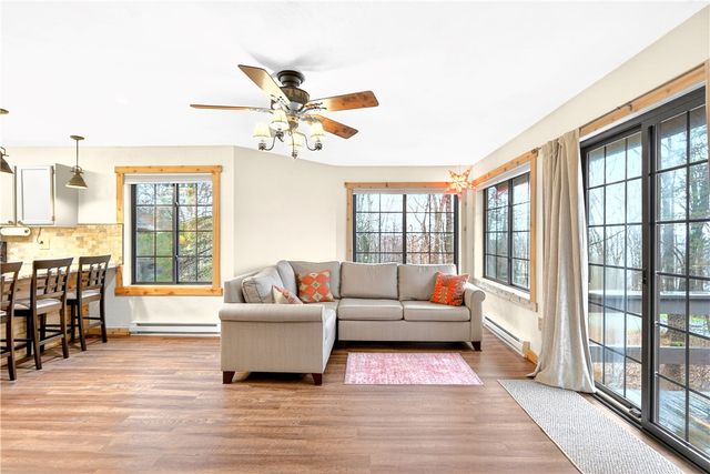 1245 Tanyard Ln, Hidden Valley, PA 15502