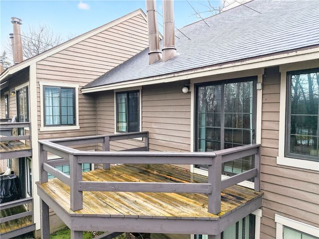 1245 Tanyard Ln, Hidden Valley, PA 15502