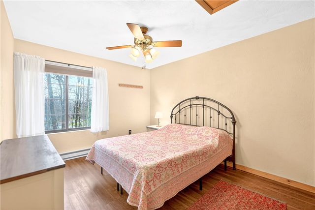 1245 Tanyard Ln, Hidden Valley, PA 15502