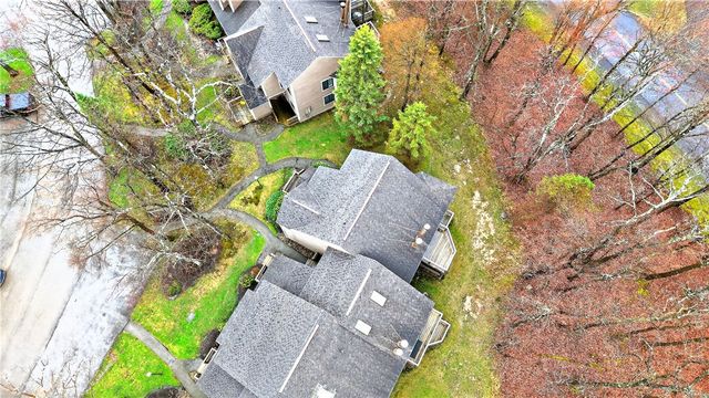 1245 Tanyard Ln, Hidden Valley, PA 15502
