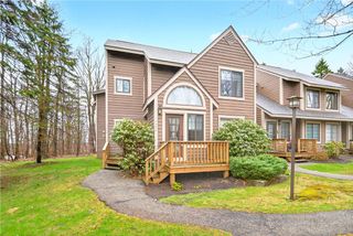 1245 Tanyard Ln, Hidden Valley, PA 15502