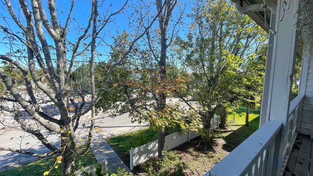 105 Arricola Ave E, St Augustine, FL 32080