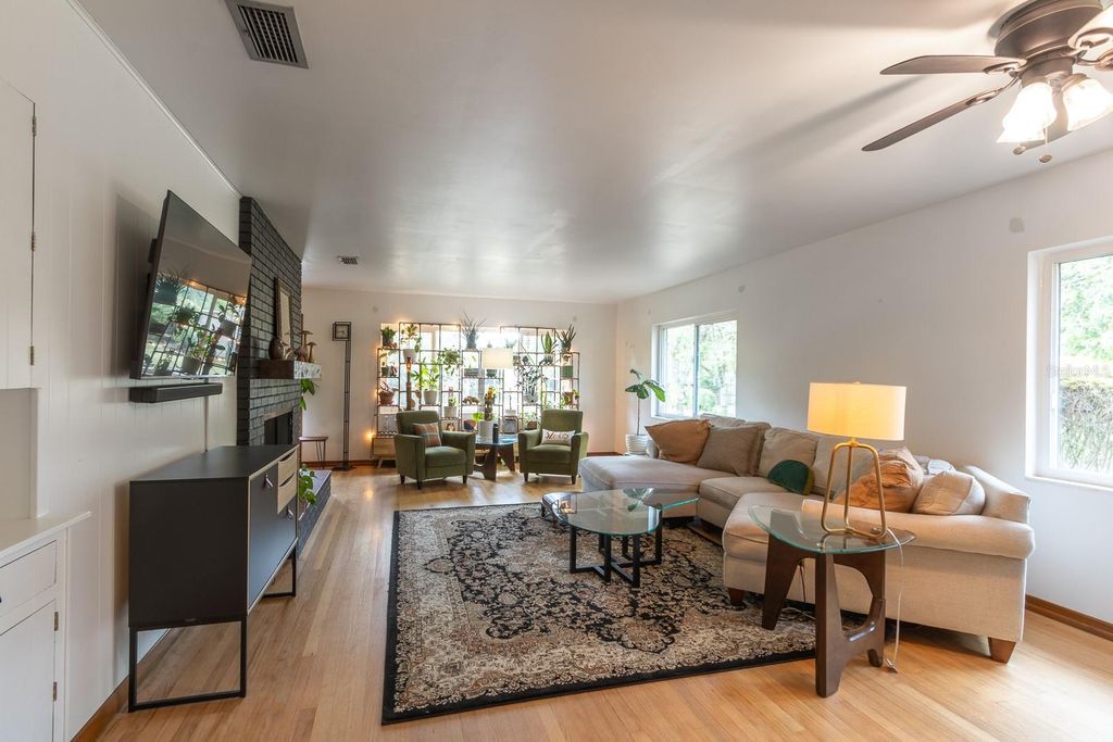 Image 12 of property listing at 1303 NW 31ST STREET, Gainesville, FL 32605