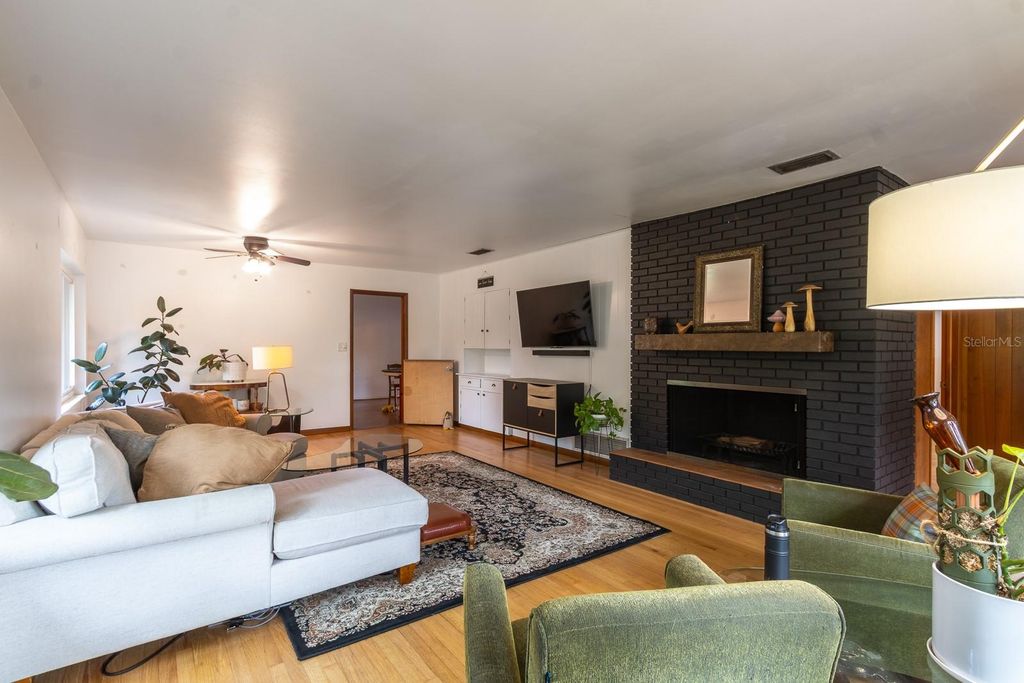 Image 14 of property listing at 1303 NW 31ST STREET, Gainesville, FL 32605