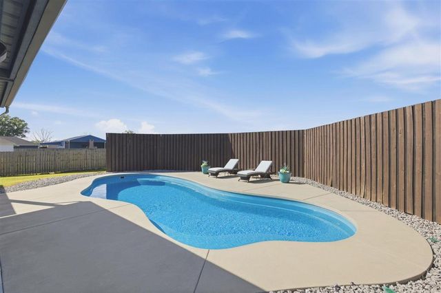 1291 Siouxan Drive, Lake Charles, LA 70611