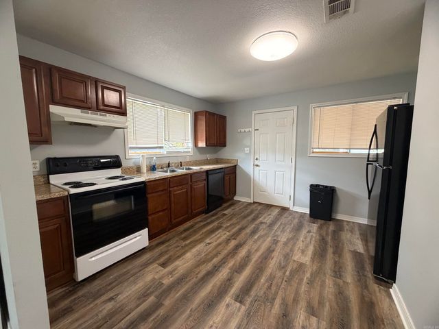 1614 S Boston Place, Russellville, AR 72801