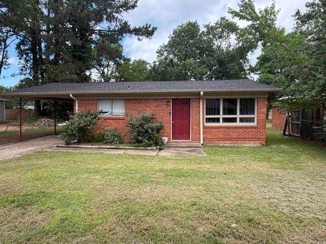 1614 S Boston Place, Russellville, AR 72801