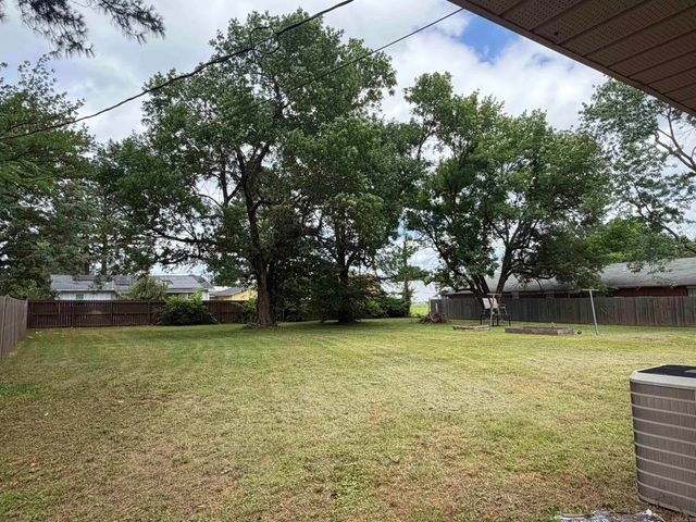 1614 S Boston Place, Russellville, AR 72801