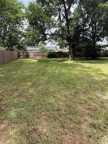 1614 S Boston Place, Russellville, AR 72801