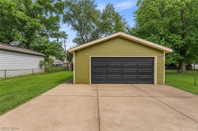465 E 272 Street, Euclid, OH 44132