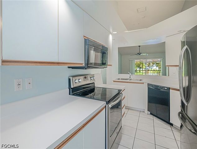 109 Wading Bird CIR 206, Naples, FL 34110