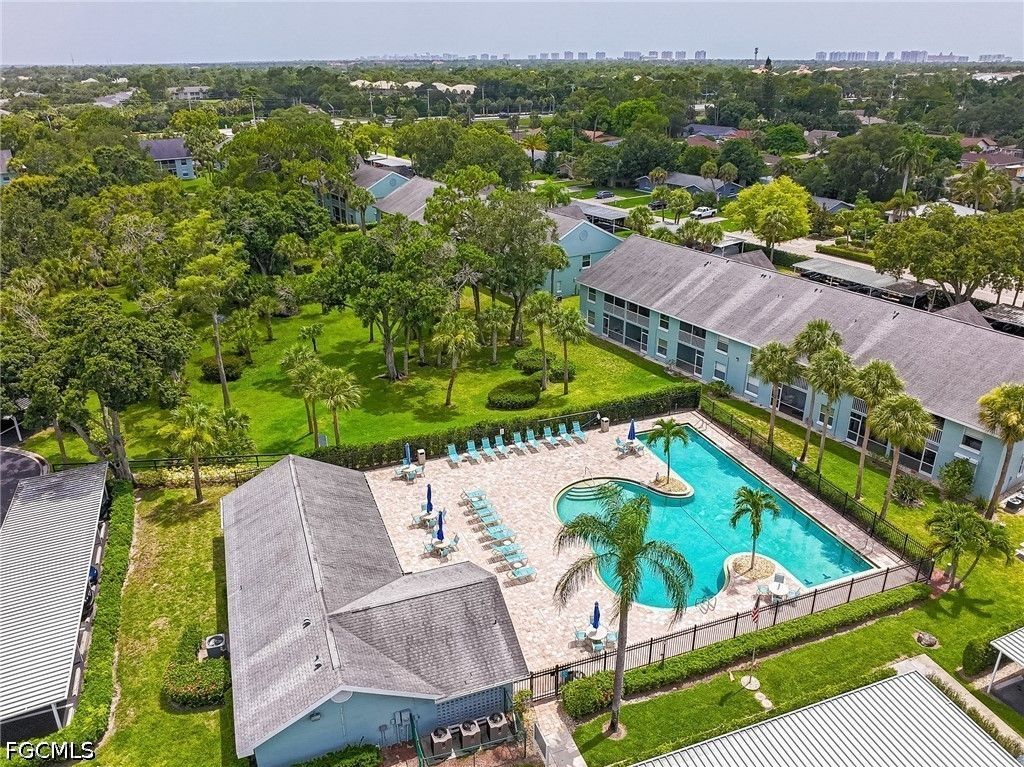109 Wading Bird CIR 206, Naples, FL 34110