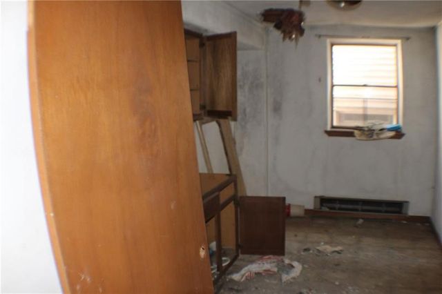 567 McKean Ave, Donora, PA 15033