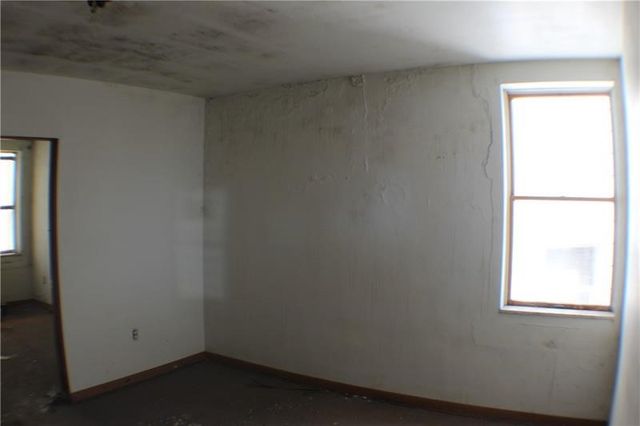 567 McKean Ave, Donora, PA 15033