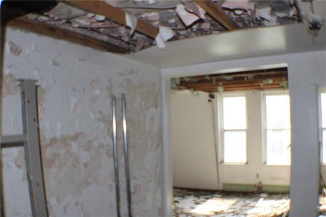 567 McKean Ave, Donora, PA 15033