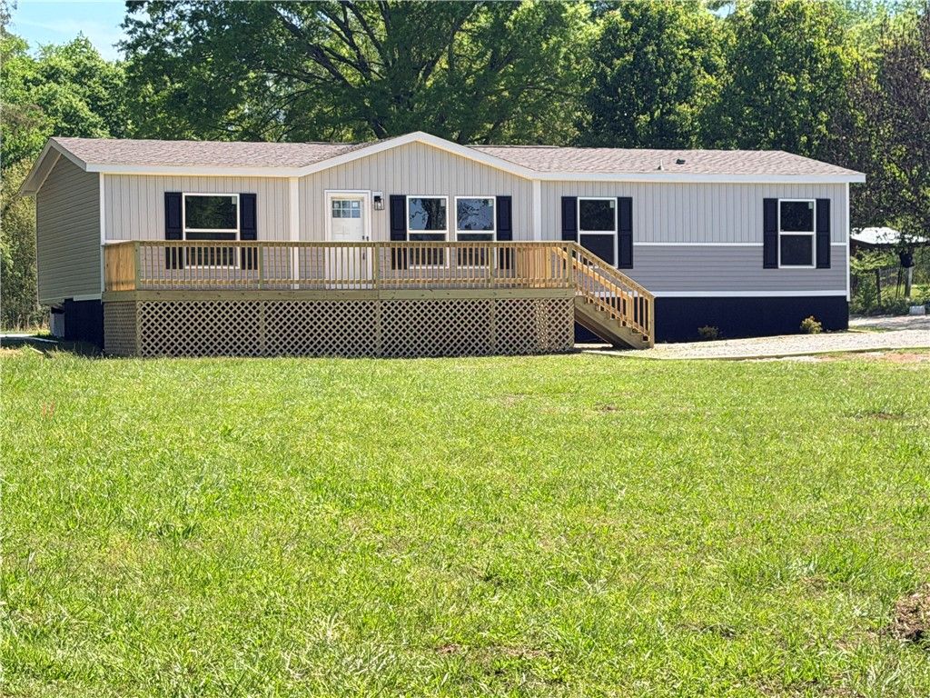 522 Burton Creekside Road, Waterloo, SC 29384