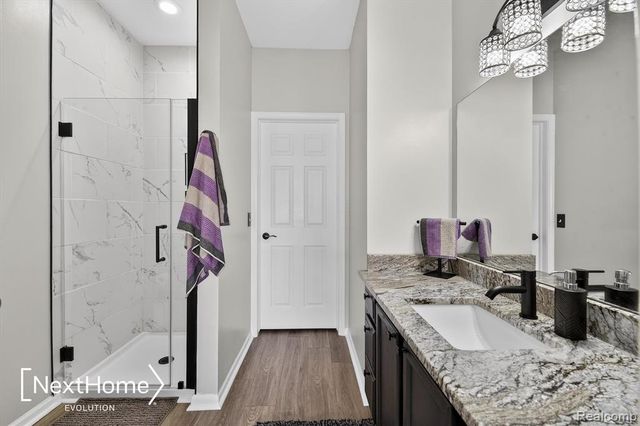 9627 Lakeside Drive, Ypsilanti, MI 48197