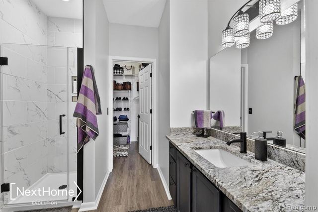 9627 Lakeside Drive, Ypsilanti, MI 48197