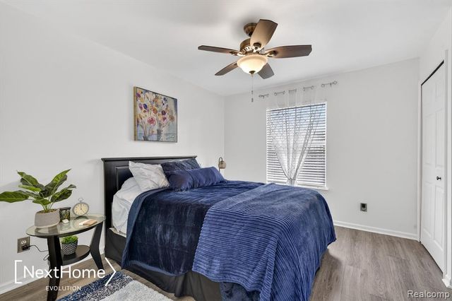 9627 Lakeside Drive, Ypsilanti, MI 48197